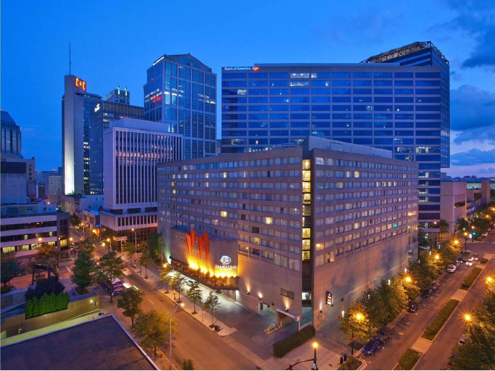 Doubletree By Hilton Hotel Nashville Downtown Exterior photo