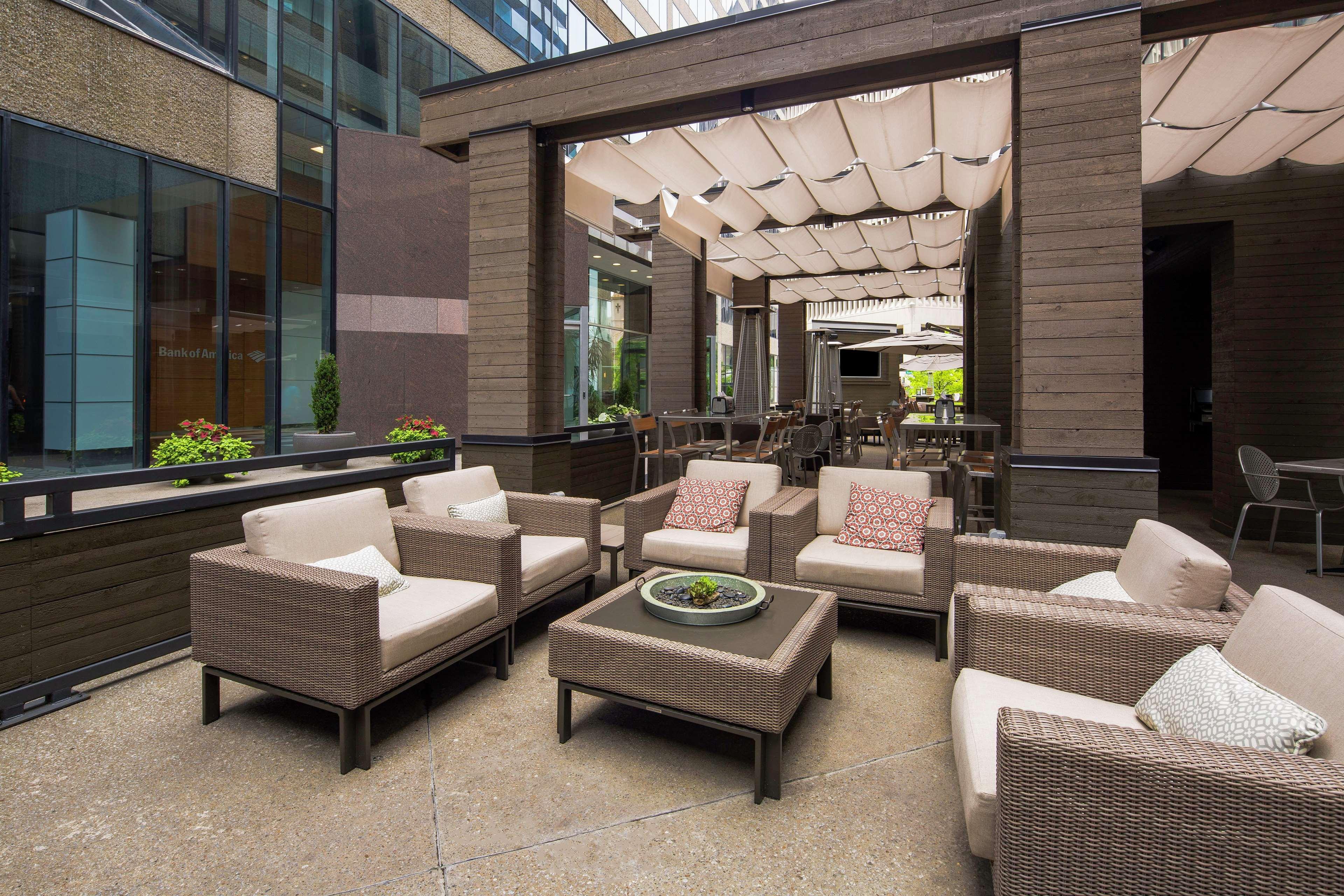 Doubletree By Hilton Hotel Nashville Downtown Exterior photo