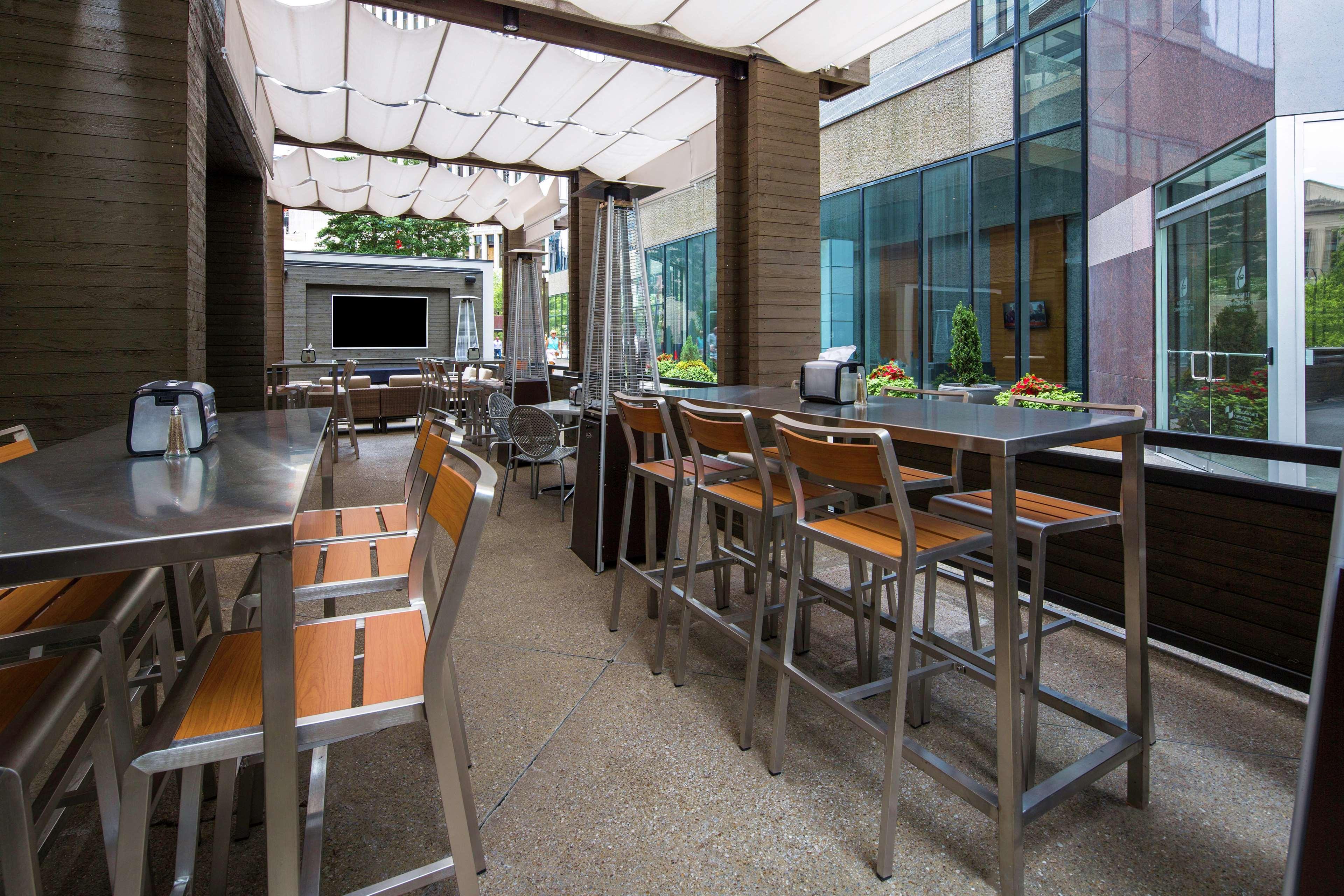 Doubletree By Hilton Hotel Nashville Downtown Exterior photo