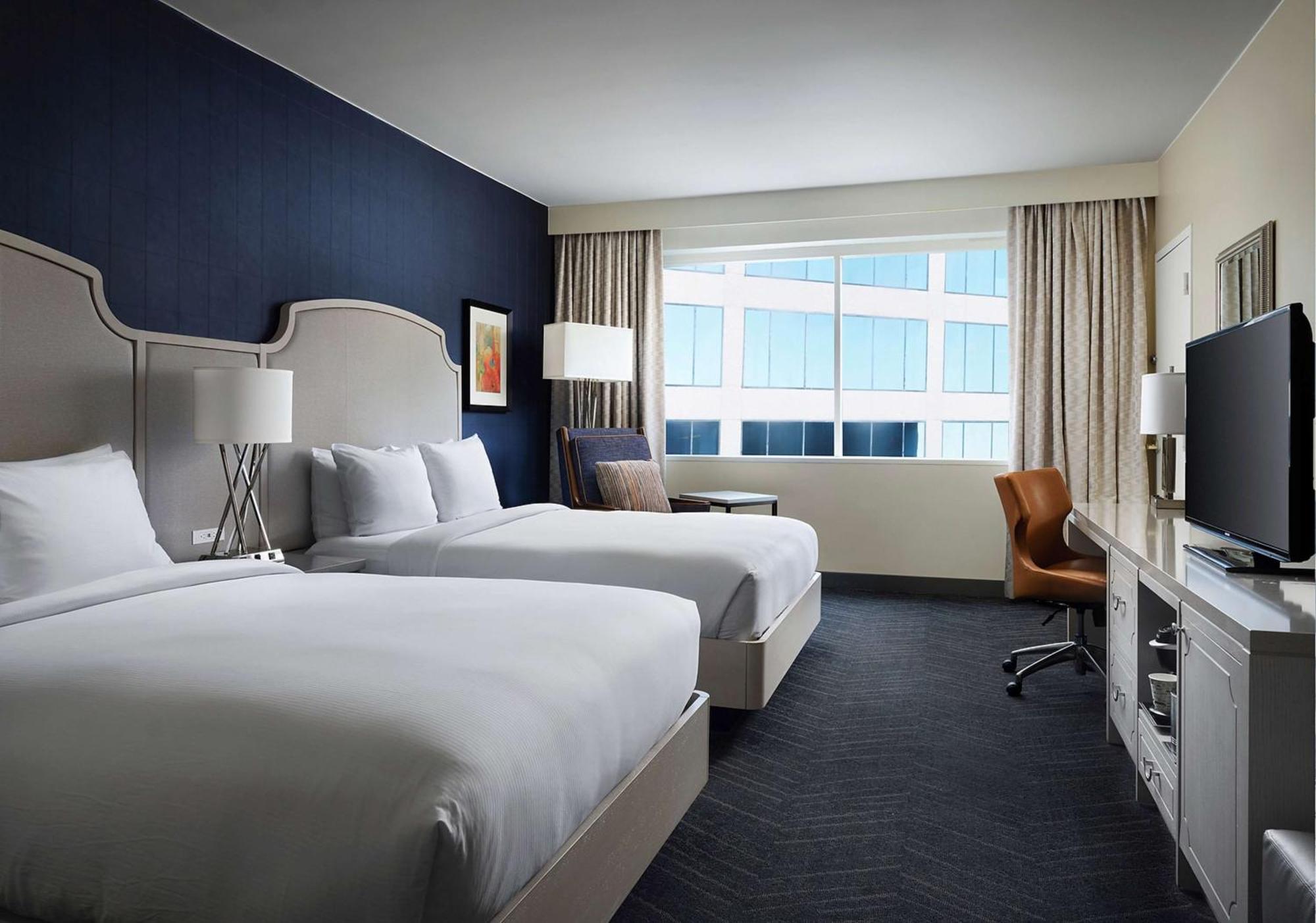 Doubletree By Hilton Hotel Nashville Downtown Exterior photo