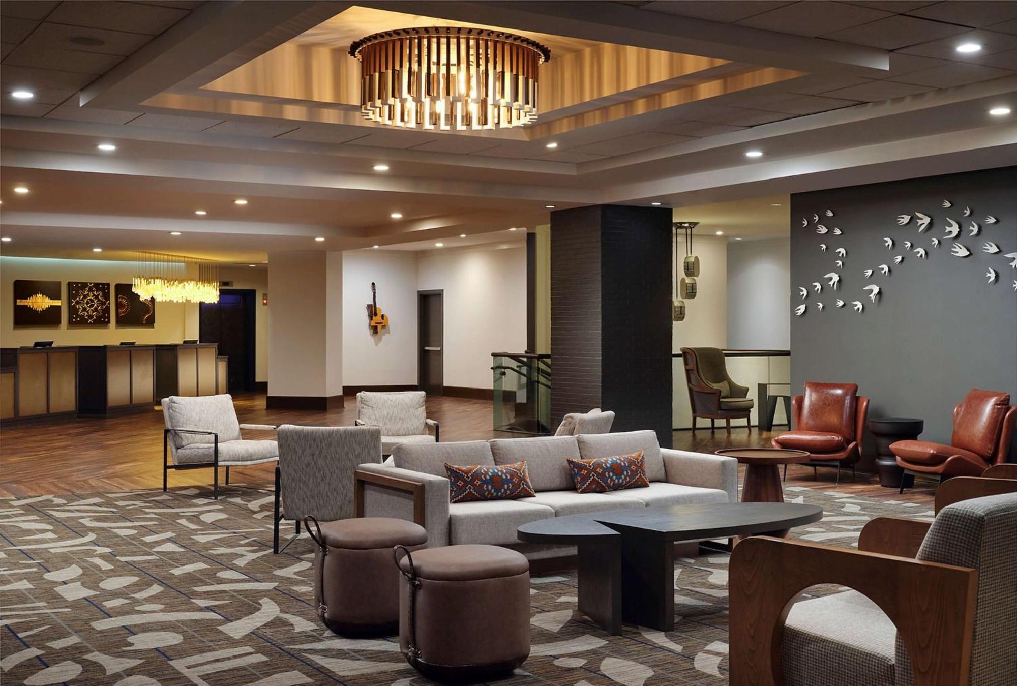 Doubletree By Hilton Hotel Nashville Downtown Exterior photo