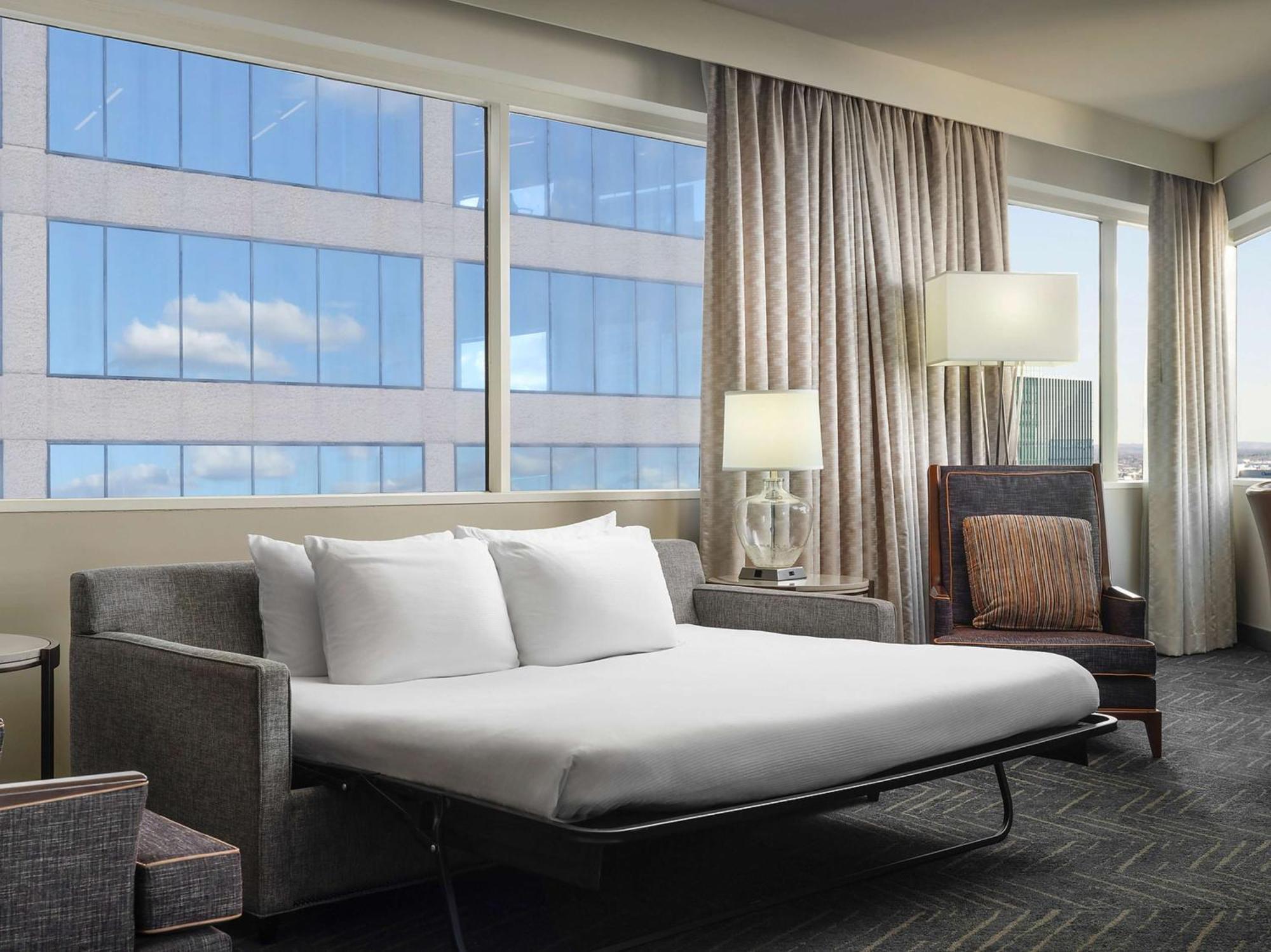 Doubletree By Hilton Hotel Nashville Downtown Exterior photo