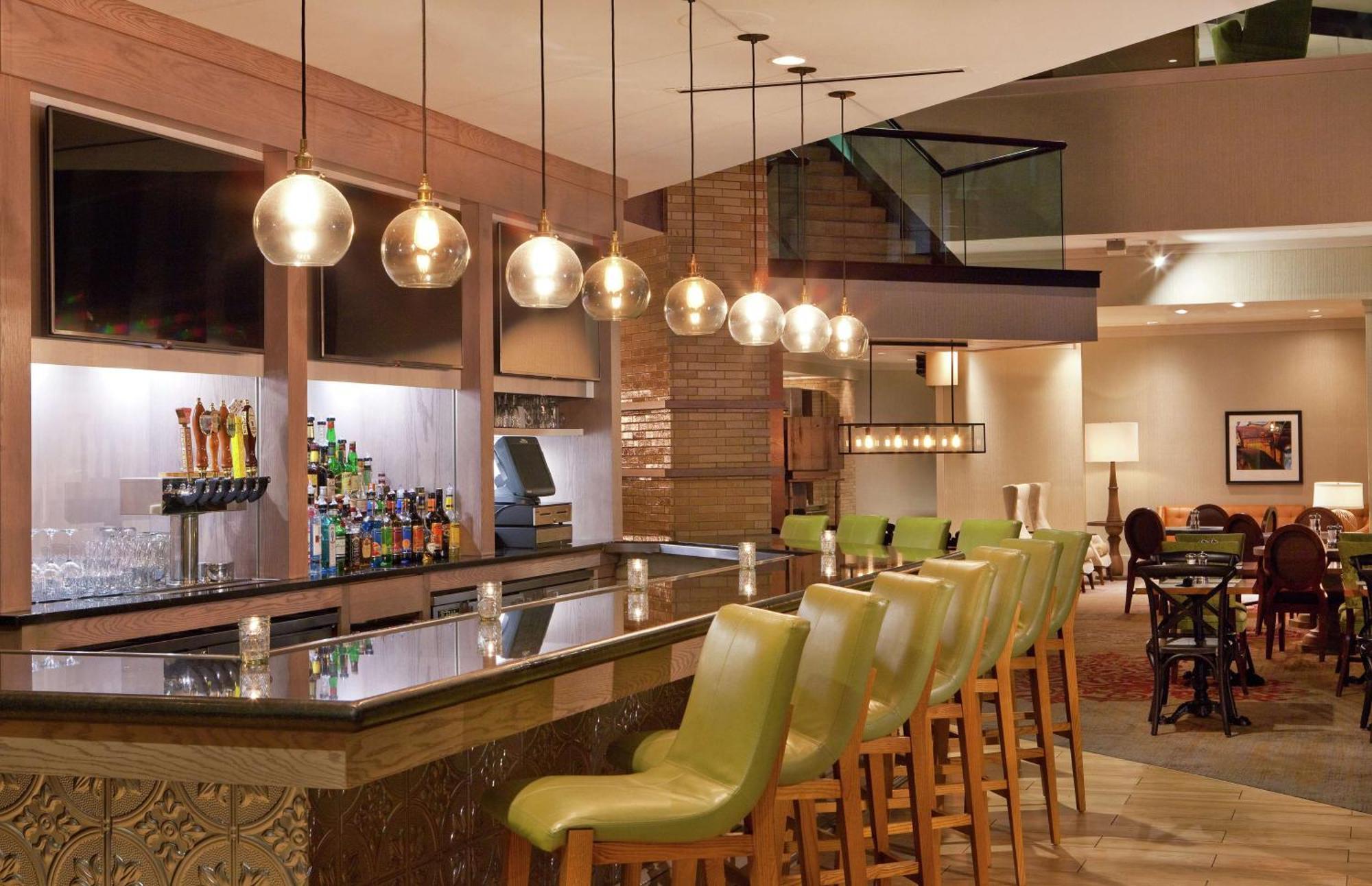 Doubletree By Hilton Hotel Nashville Downtown Exterior photo