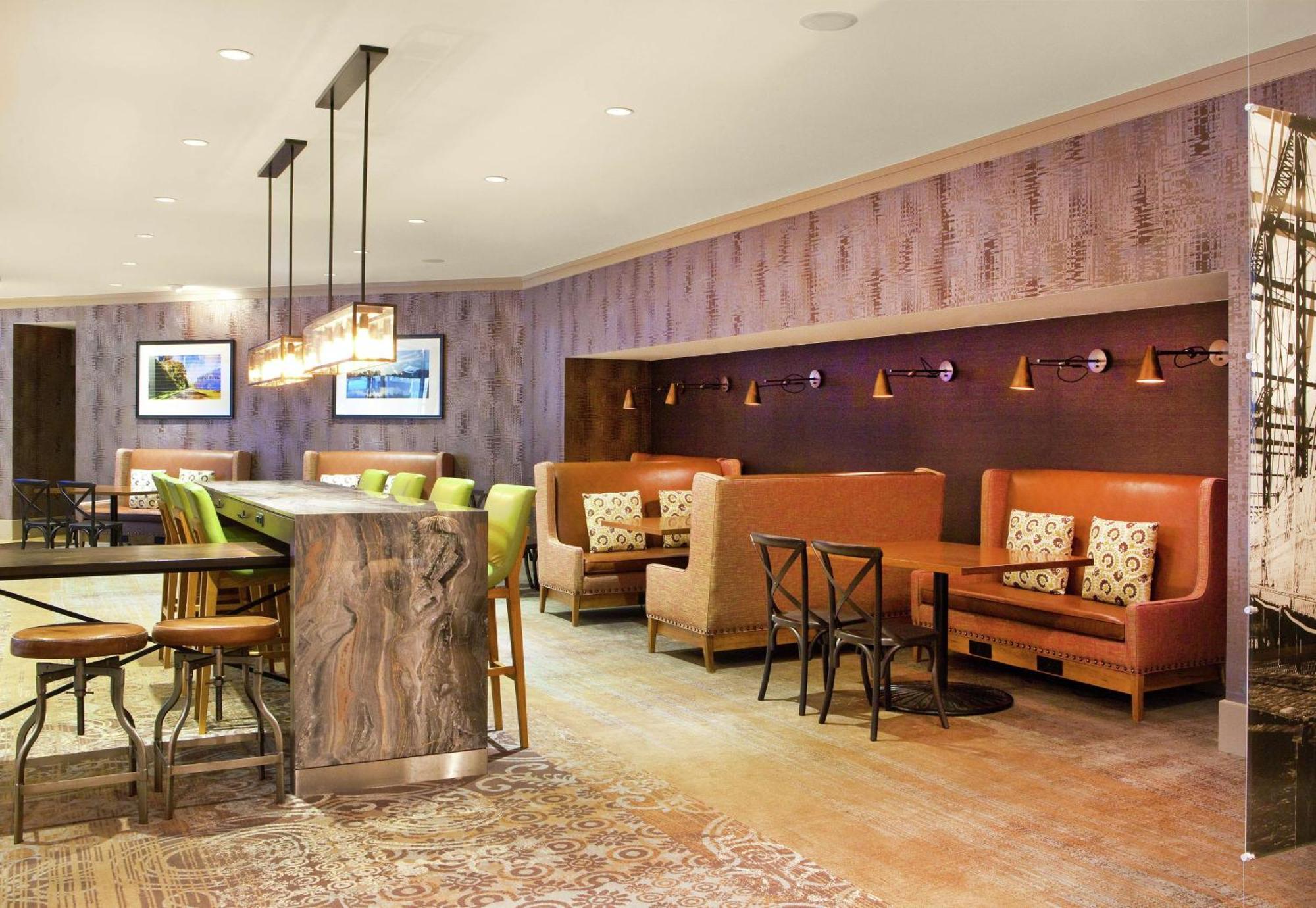 Doubletree By Hilton Hotel Nashville Downtown Exterior photo