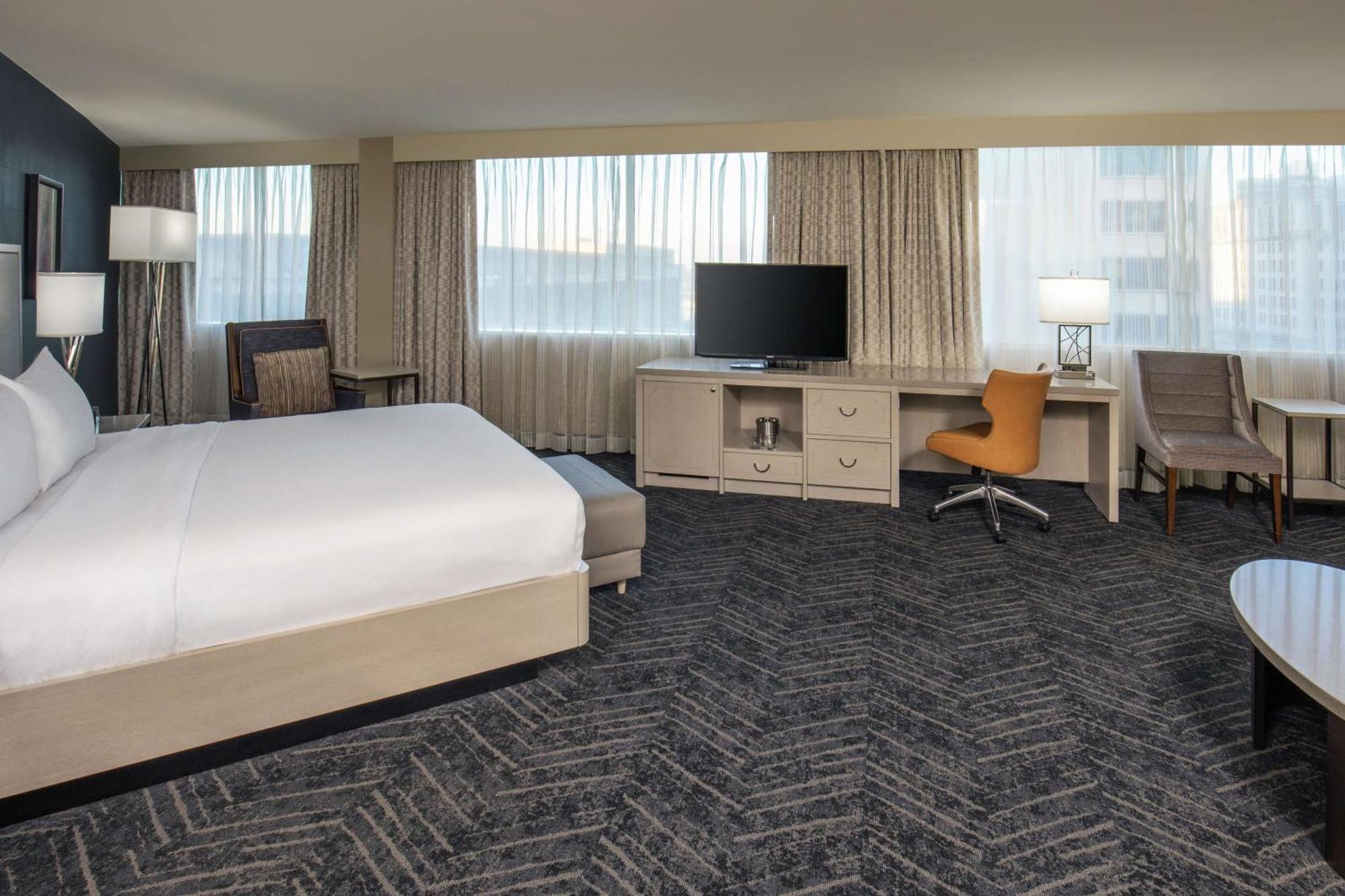 Doubletree By Hilton Hotel Nashville Downtown Exterior photo